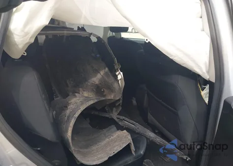 2015 Toyota Rav4 Le z USA, uszkodzony, nr VIN 2T3BFREVXFW396779